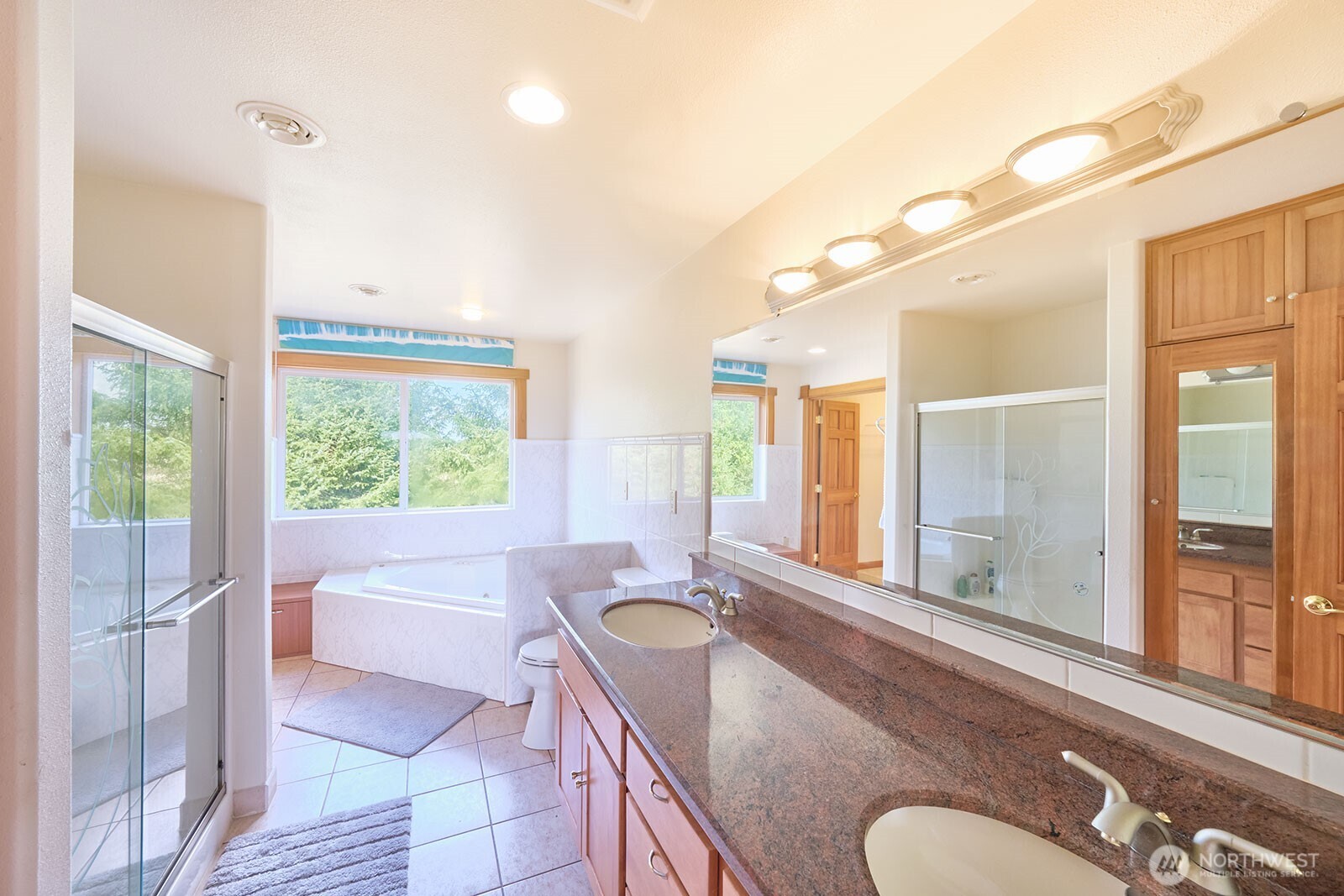 238 25th Street NW, Long Beach, WA 98631