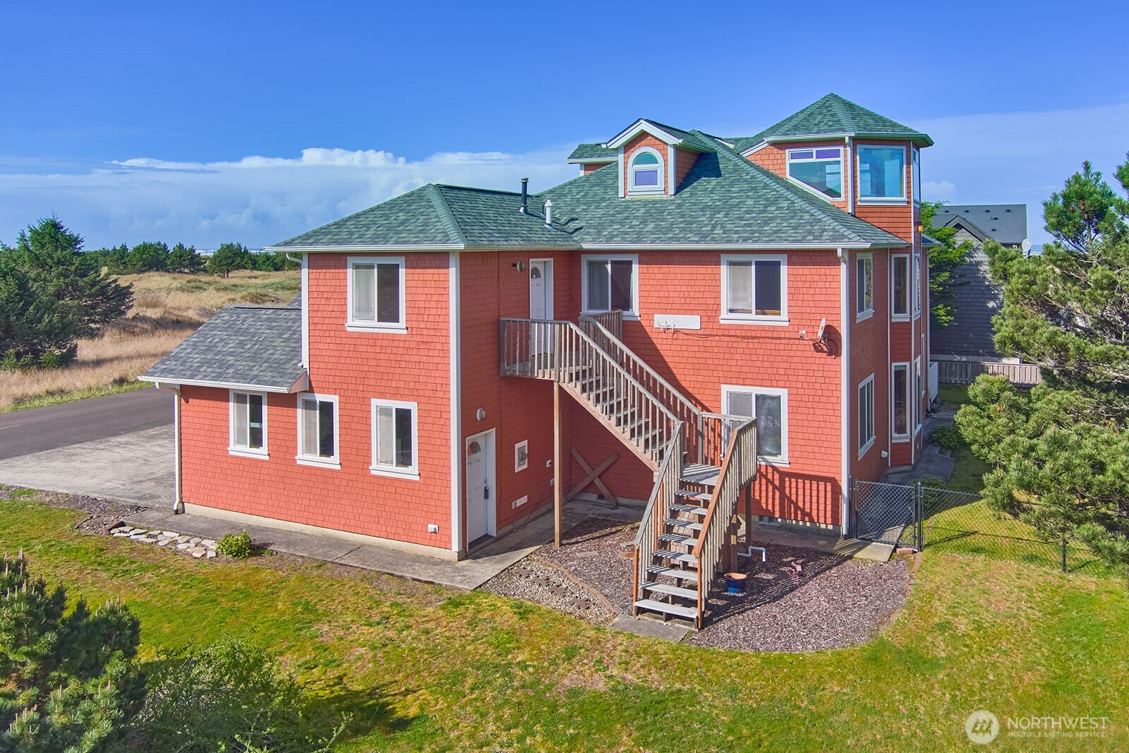 238 25th Street NW, Long Beach, WA 98631