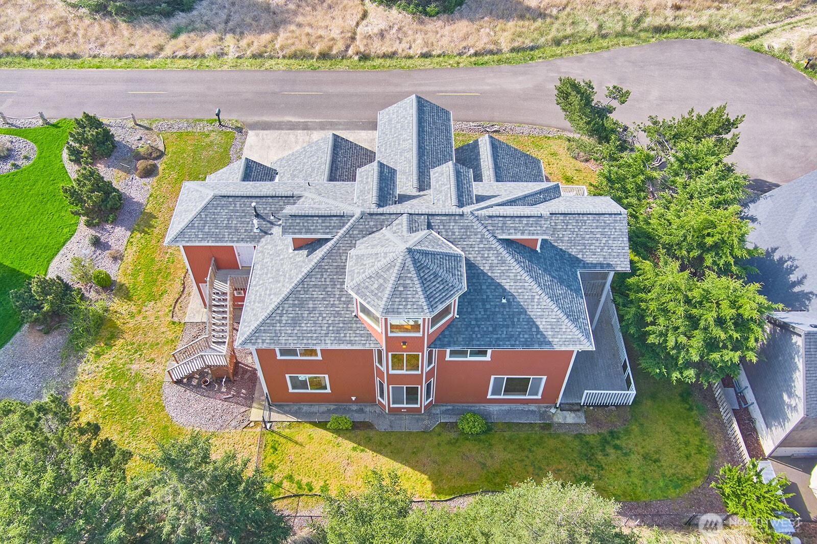 238 25th Street NW, Long Beach, WA 98631