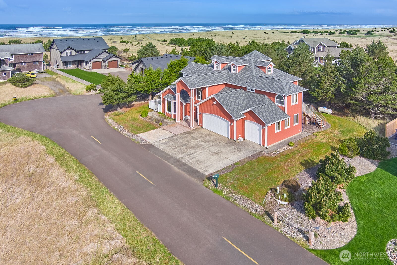 238 25th Street NW, Long Beach, WA 98631