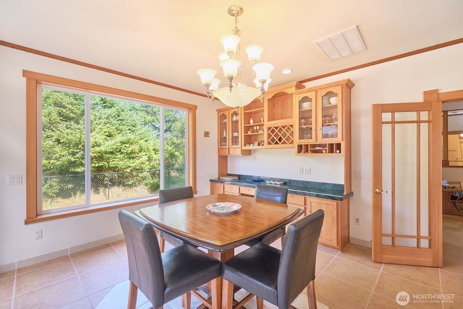 238 25th Street NW, Long Beach, WA 98631