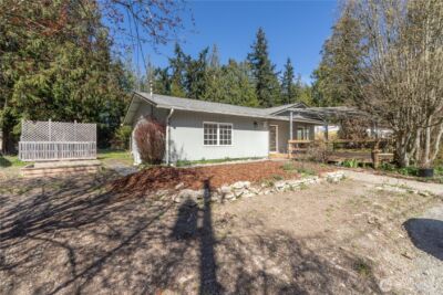 21 Glen Avenue , Chimacum, WA 98325