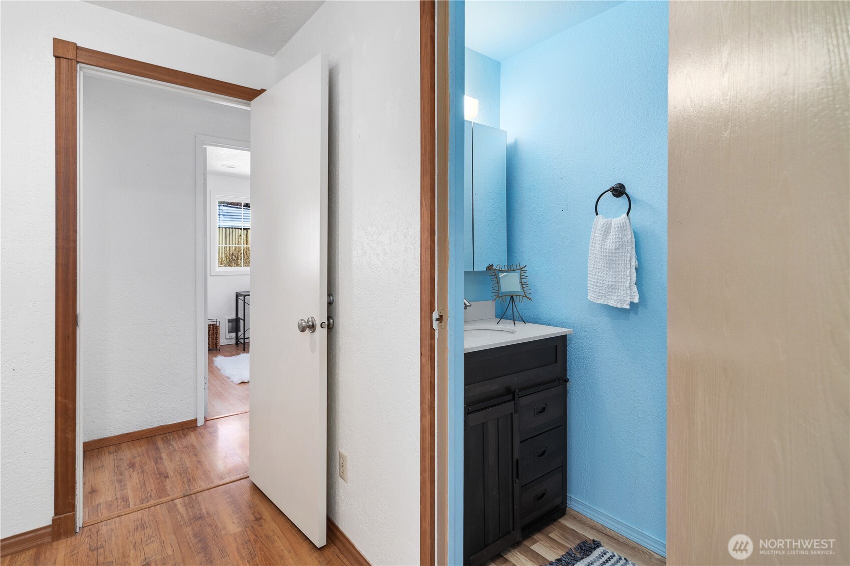 21 Glen Avenue , Chimacum, WA 98325