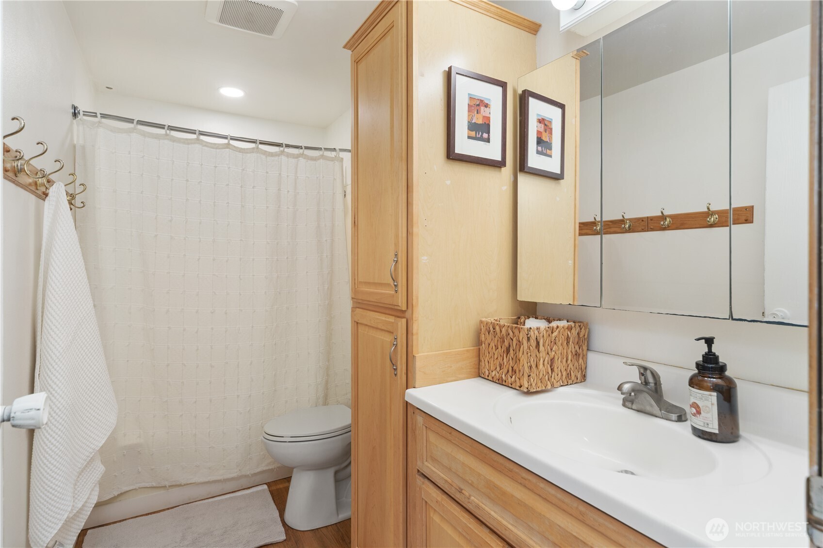 21 Glen Avenue , Chimacum, WA 98325