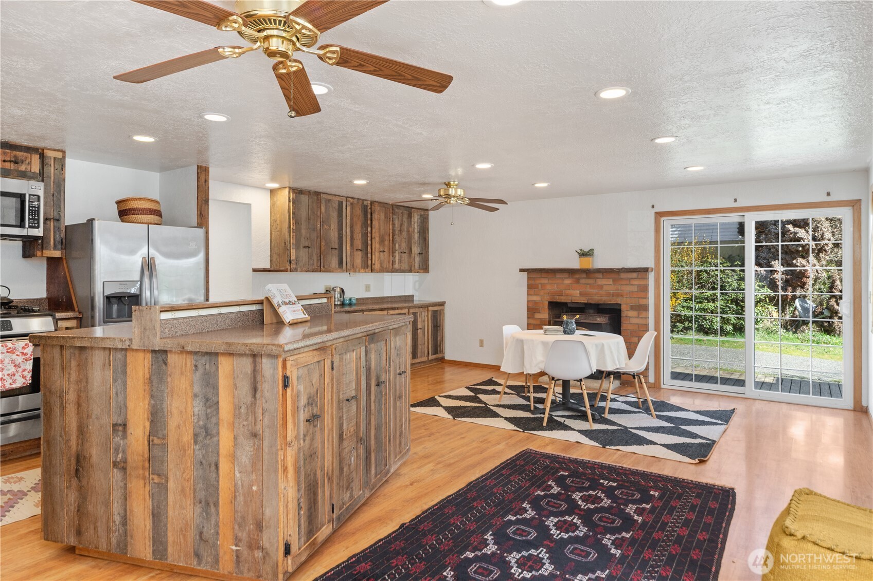 21 Glen Avenue , Chimacum, WA 98325