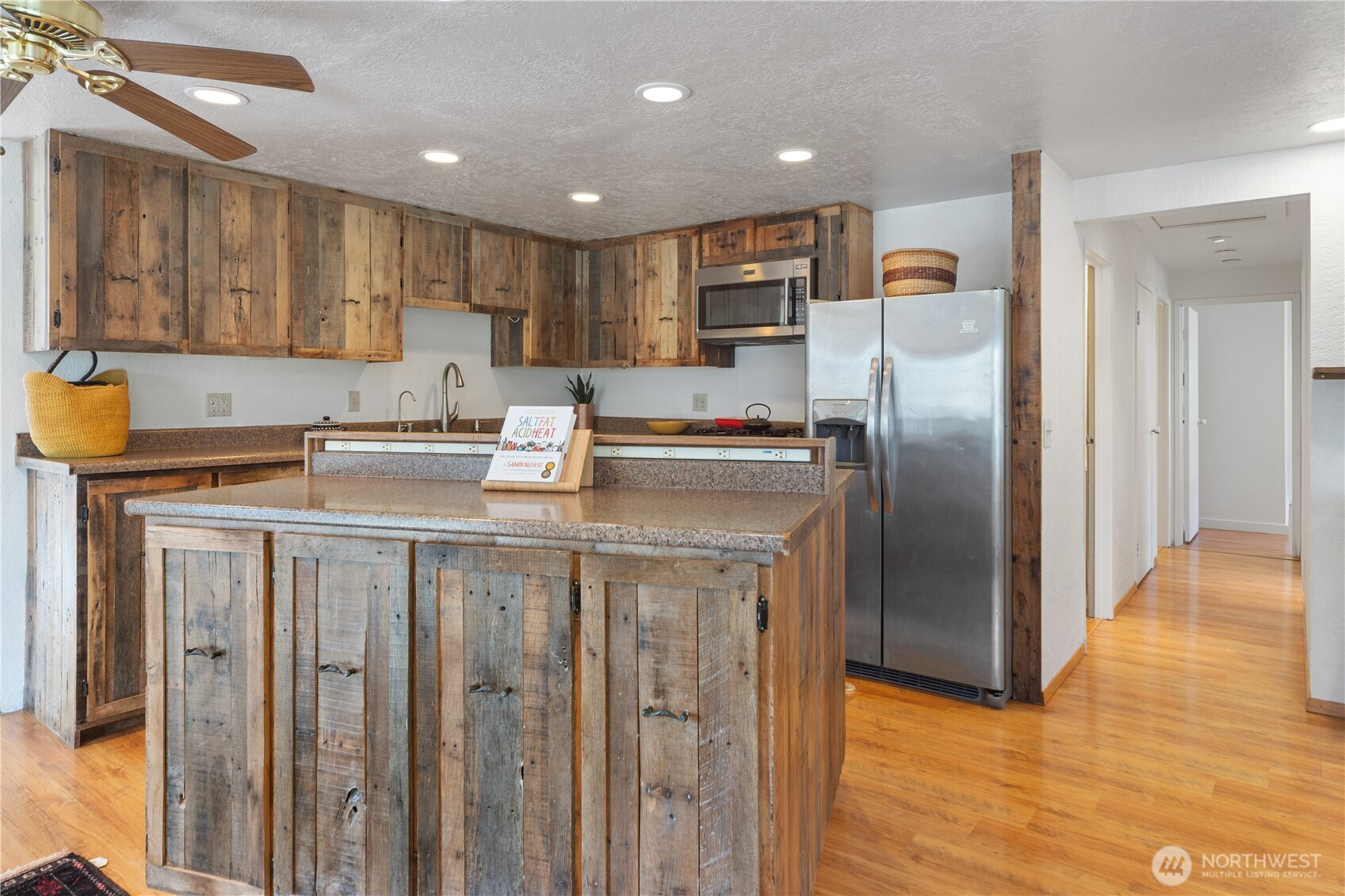 21 Glen Avenue , Chimacum, WA 98325