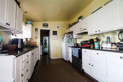 1207 W Perry Street , Aberdeen, WA 98520 - Photo 9