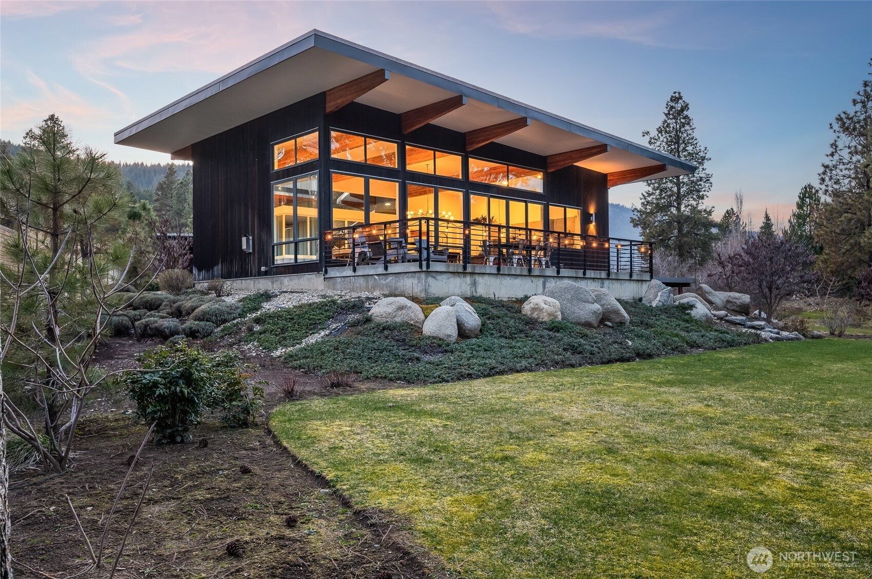 9275 Lone Pine Orchards Road , Leavenworth, WA 98826