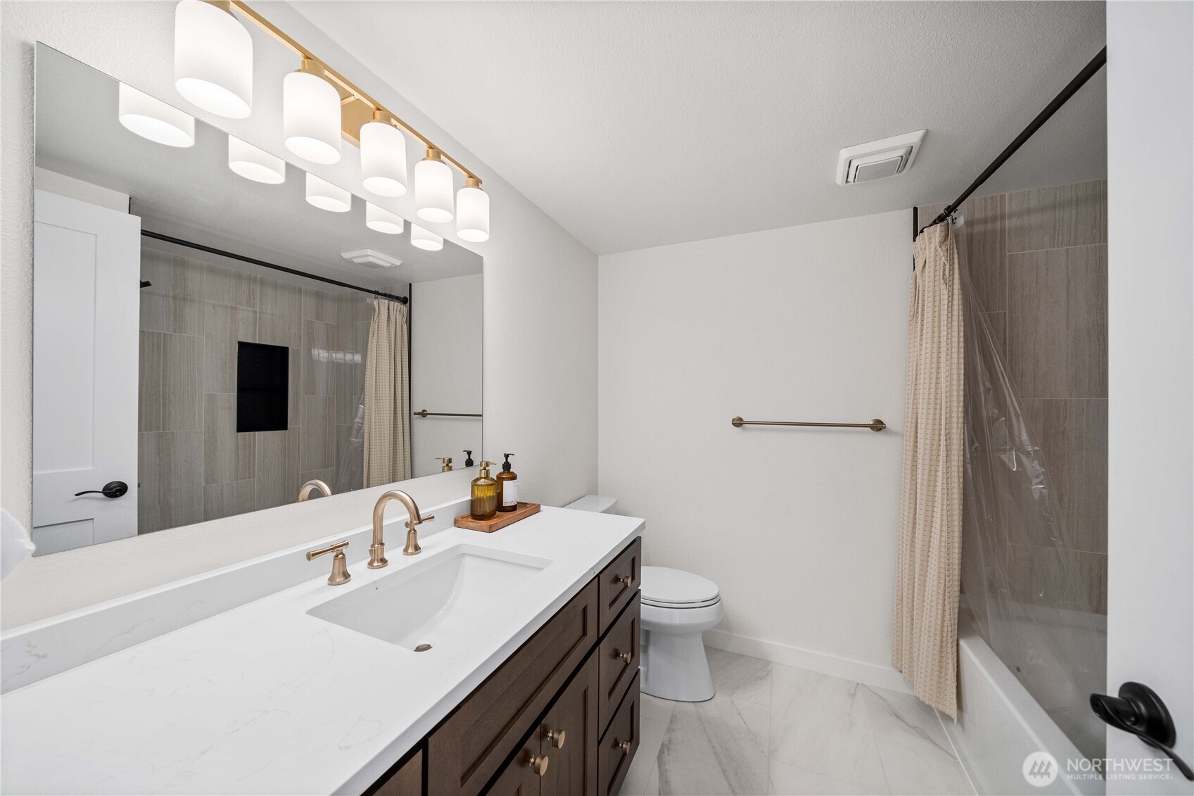 14609 142nd Avenue SE, Renton, WA 98059