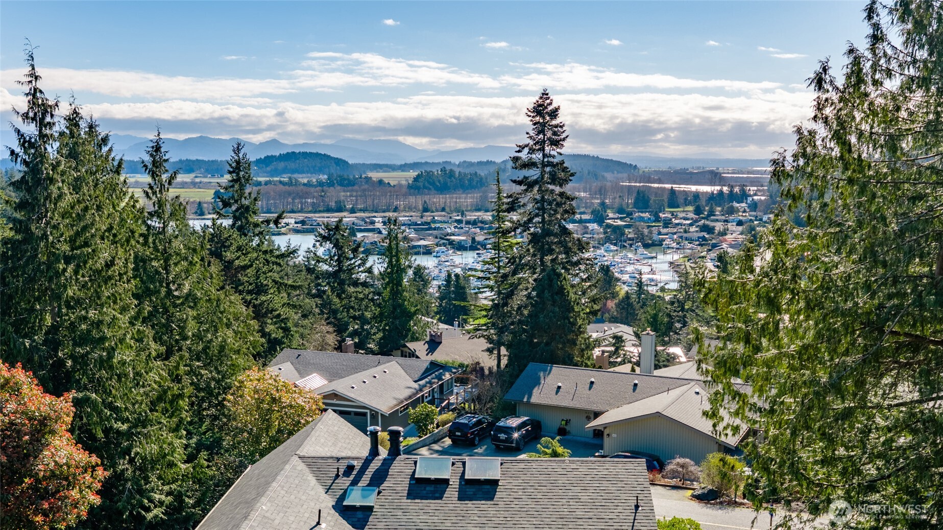 425 Yakima Place , La Conner, WA 98257