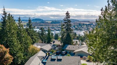 425 Yakima Place , La Conner, WA 98257 - Photo 2