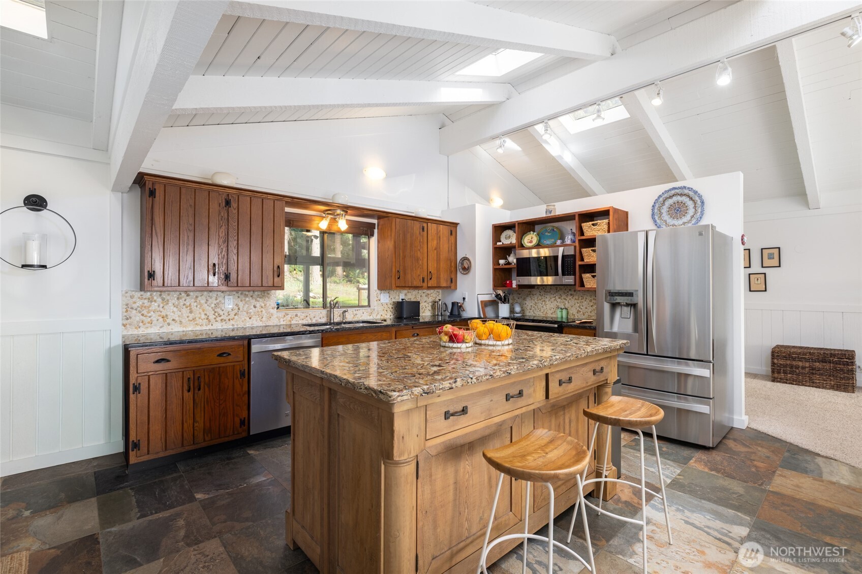 425 Yakima Place , La Conner, WA 98257