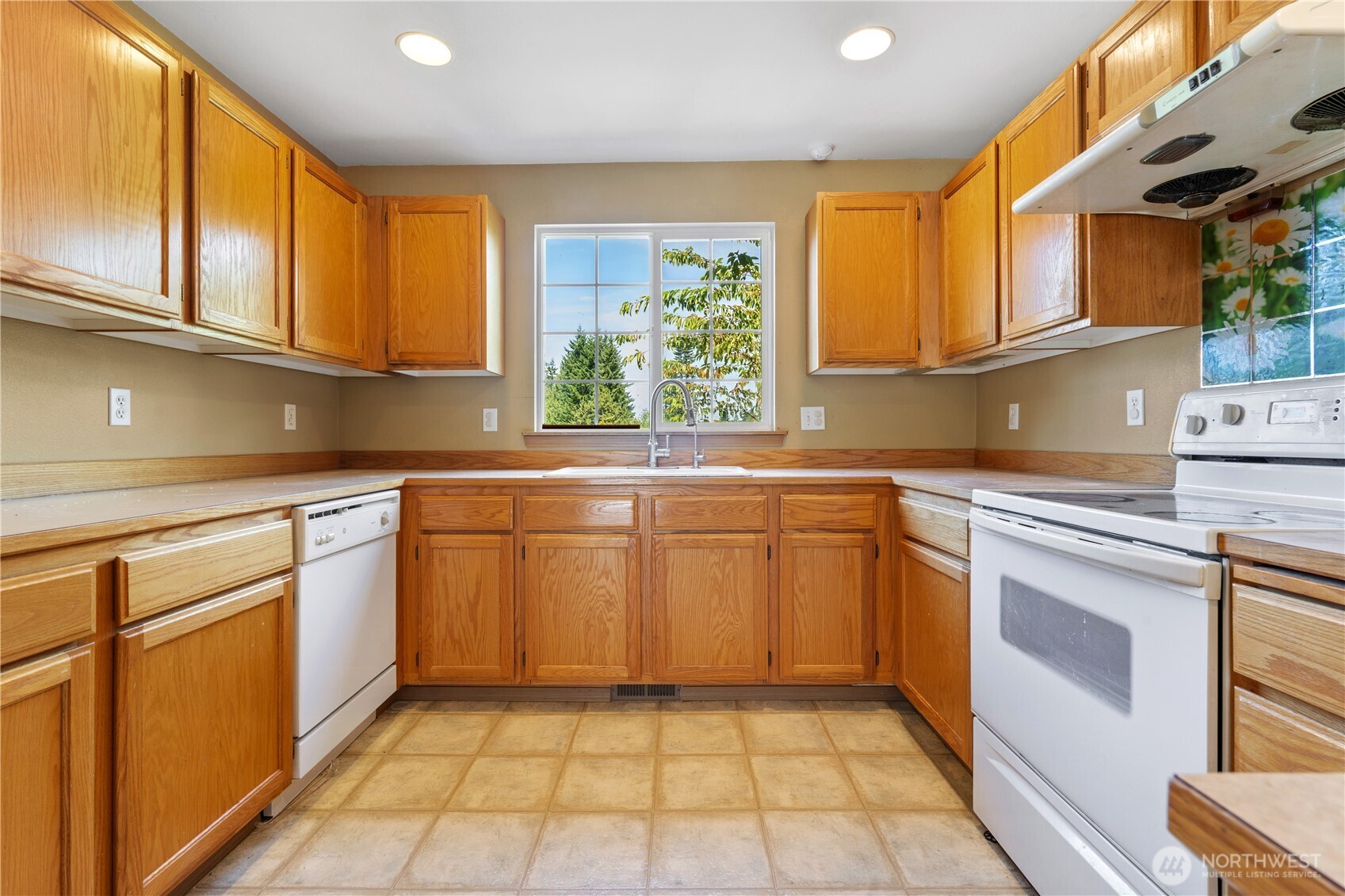 5620 seahurst Avenue , Everett, WA 98203