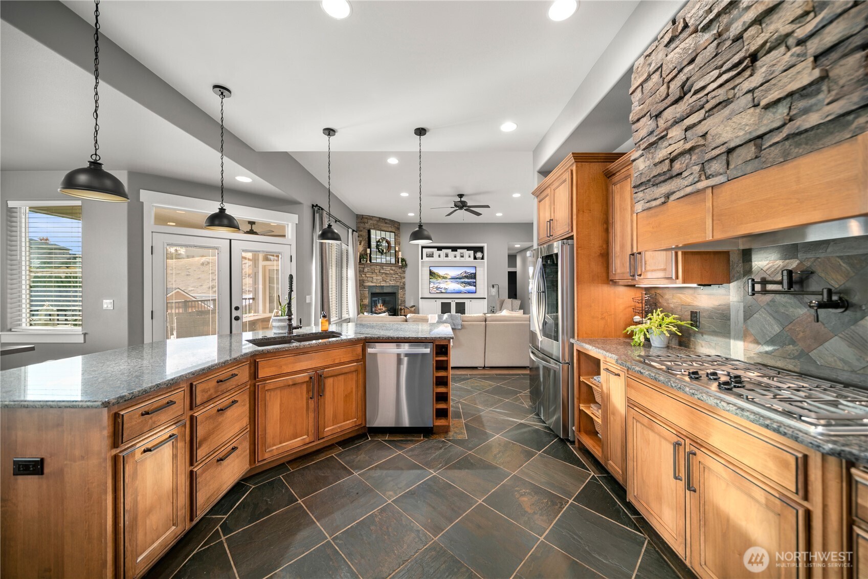 12 Elizabeth Court , Wenatchee, WA 98801