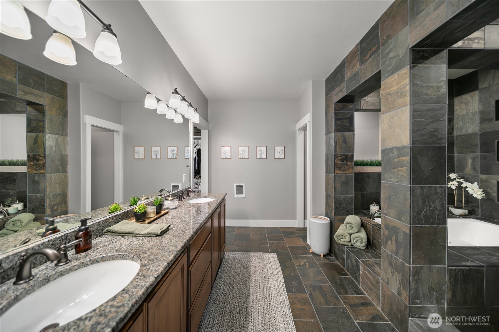 12 Elizabeth Court , Wenatchee, WA 98801