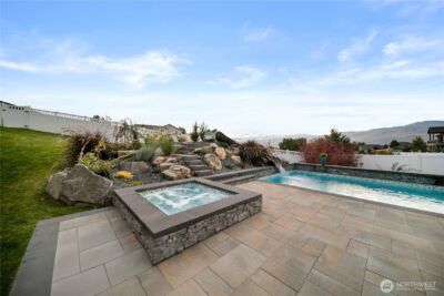 12 Elizabeth Court , Wenatchee, WA 98801 - Photo 2