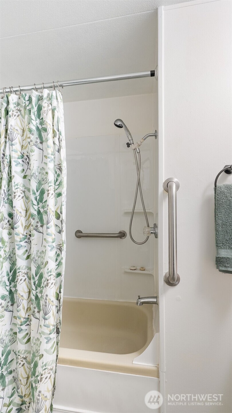 11622 Silver Lake Rd #20B, Everett, WA 98208