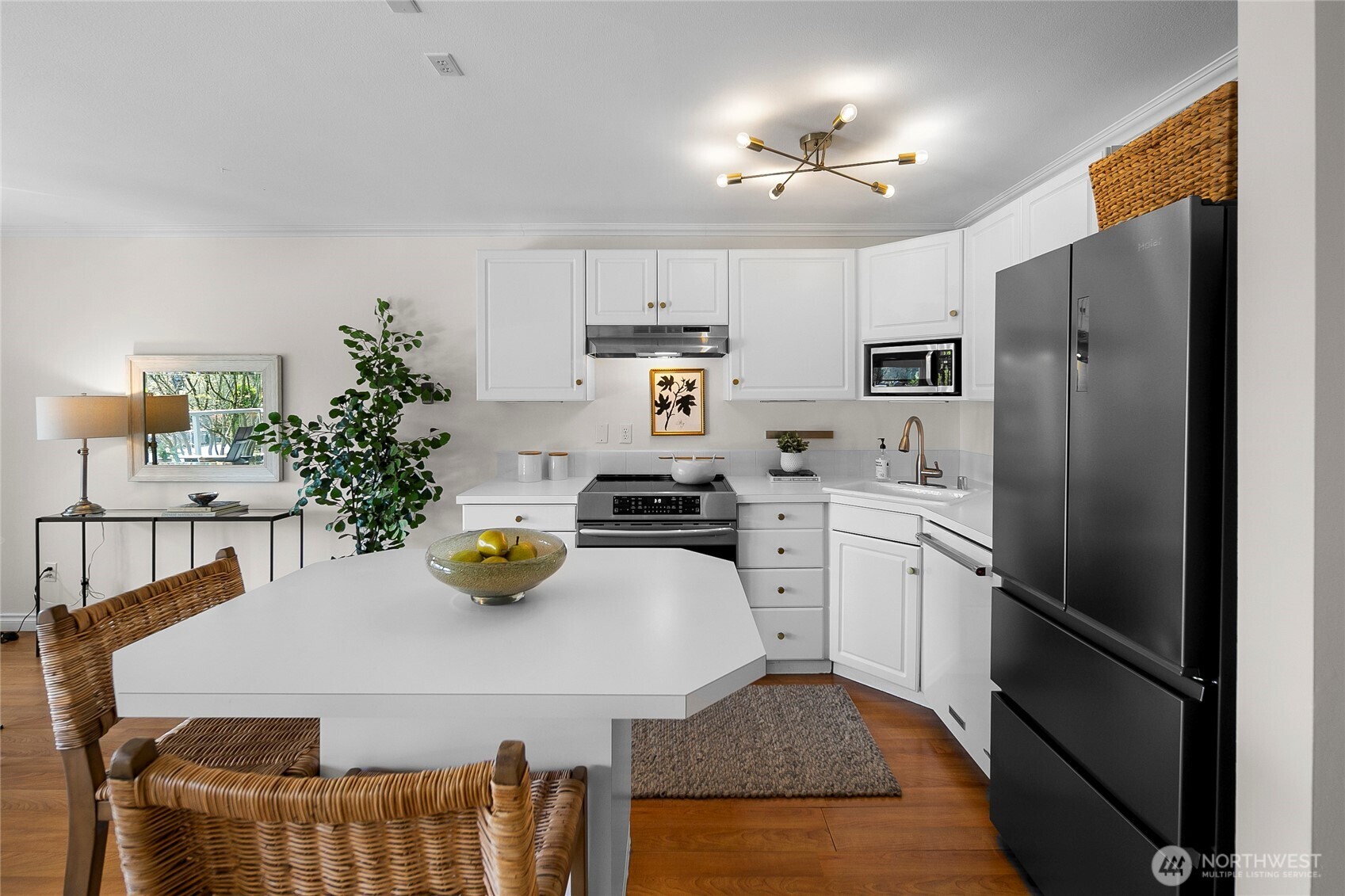 2501 Canterbury Lane E #221, Seattle, WA 98112