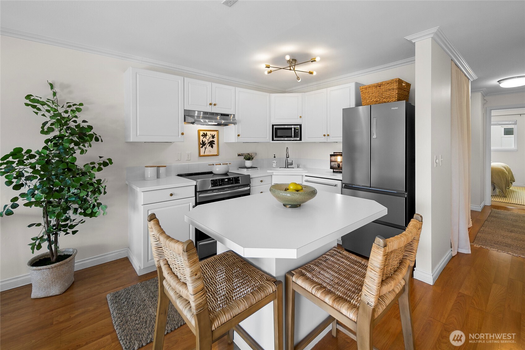 2501 Canterbury Lane E #221, Seattle, WA 98112