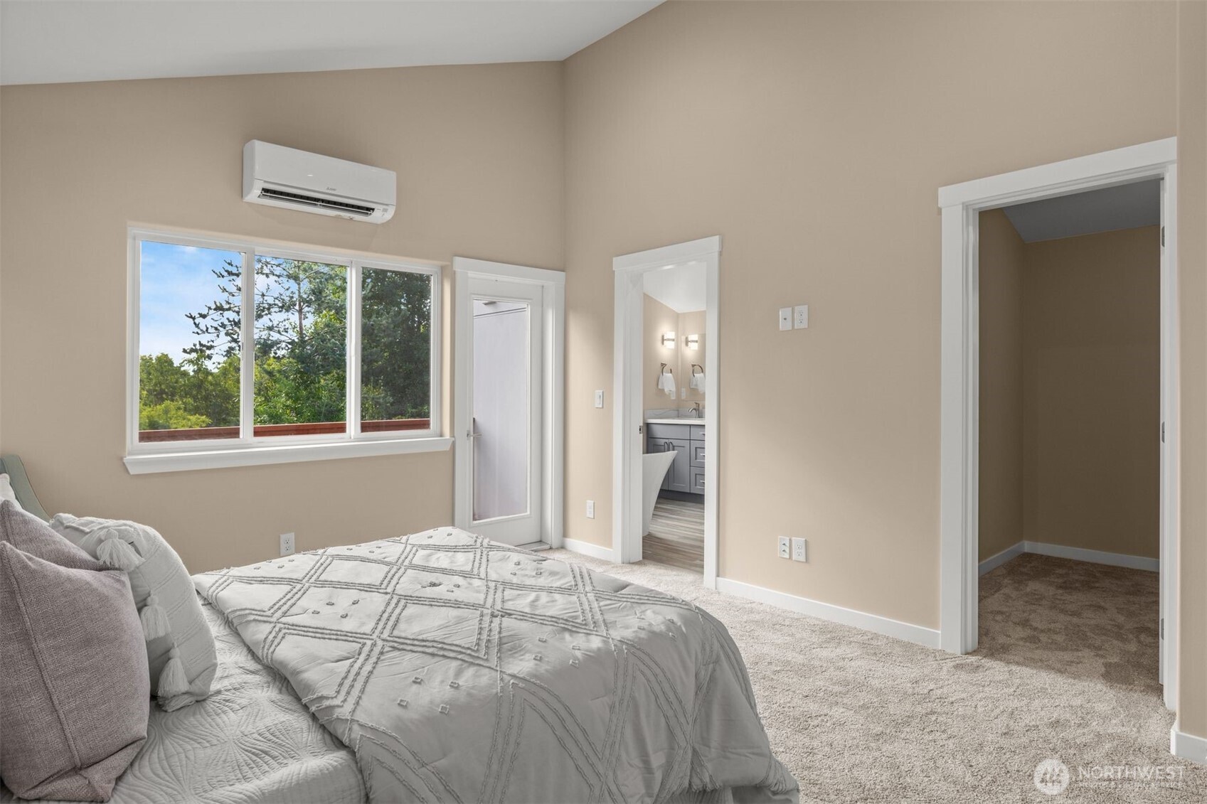 6419 Ellis Avenue S, Seattle, WA 98108