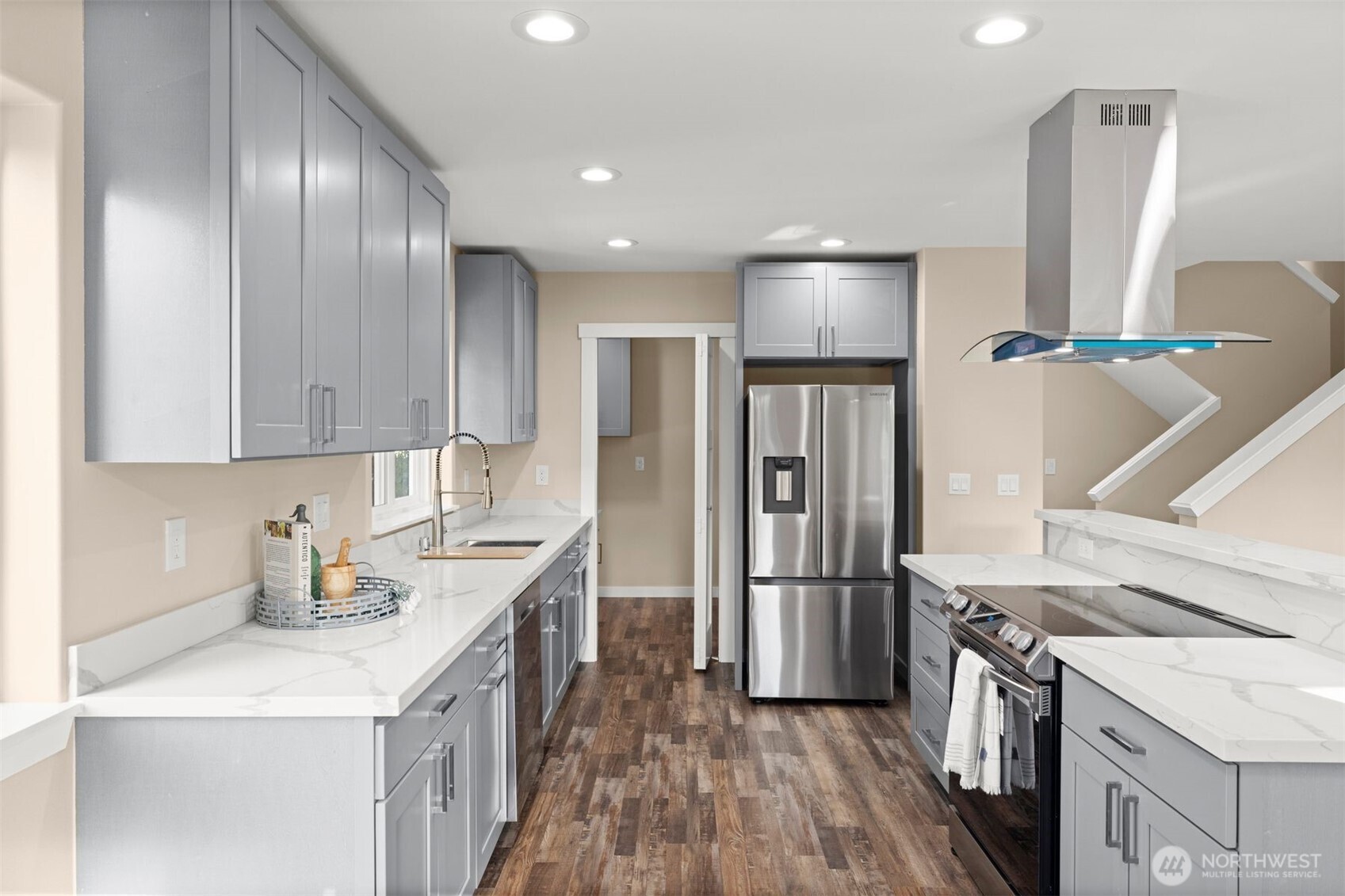 6419 Ellis Avenue S, Seattle, WA 98108