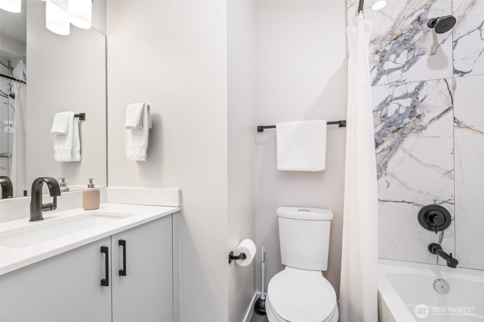 1772 Alki Avenue SW #B, Seattle, WA 98116