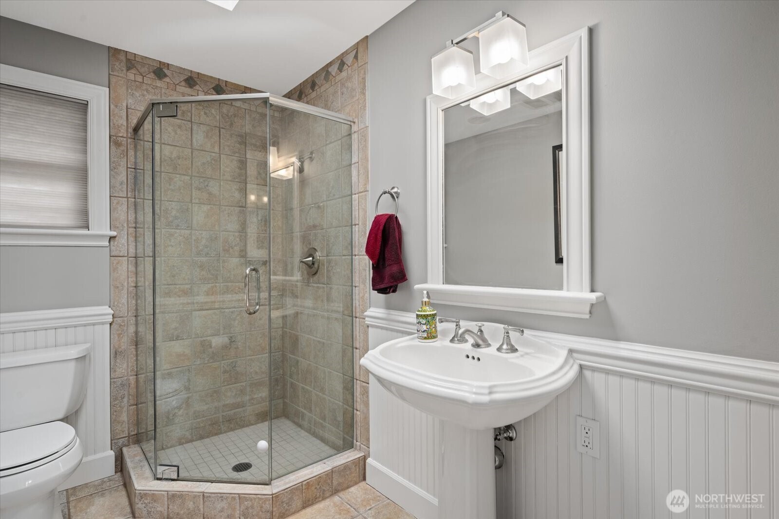 10207 NE 60th Street , Kirkland, WA 98033