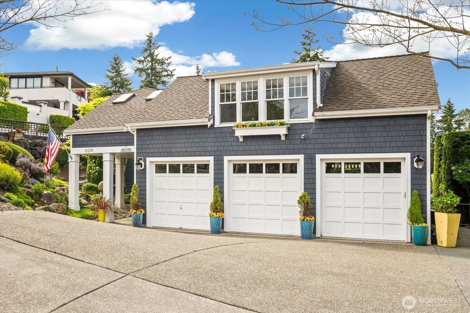 10207 NE 60th Street , Kirkland, WA 98033