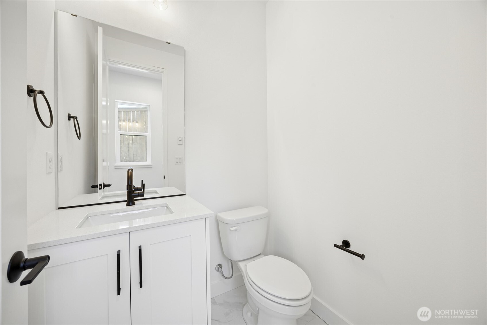 18814 99th Court NE #B, Bothell, WA 98011