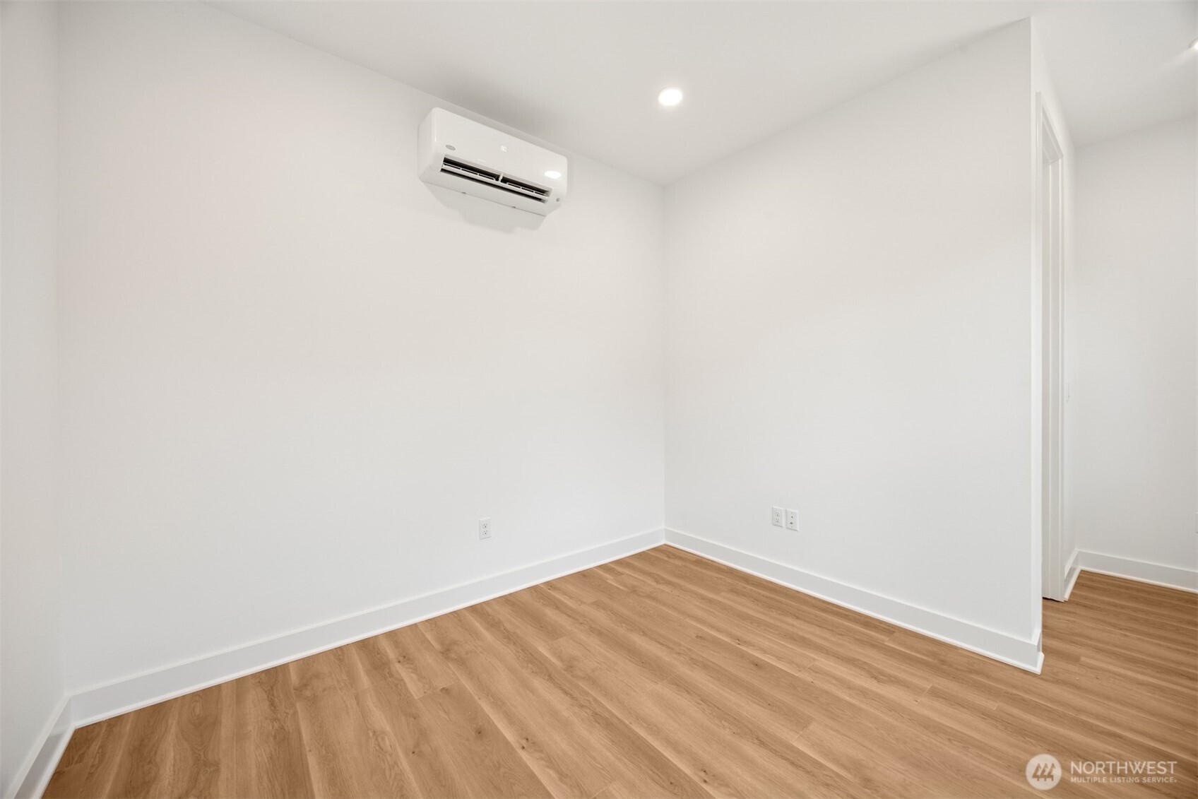 18814 99th Court NE #B, Bothell, WA 98011