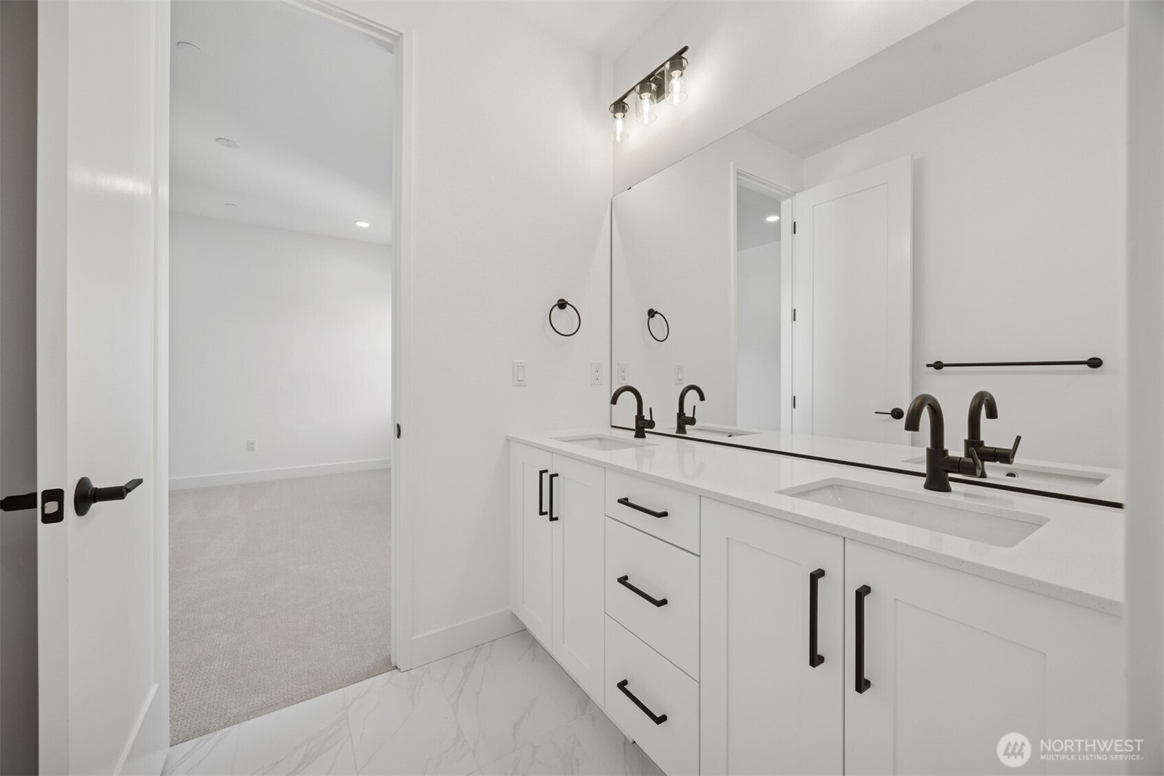 18814 99th Court NE #B, Bothell, WA 98011