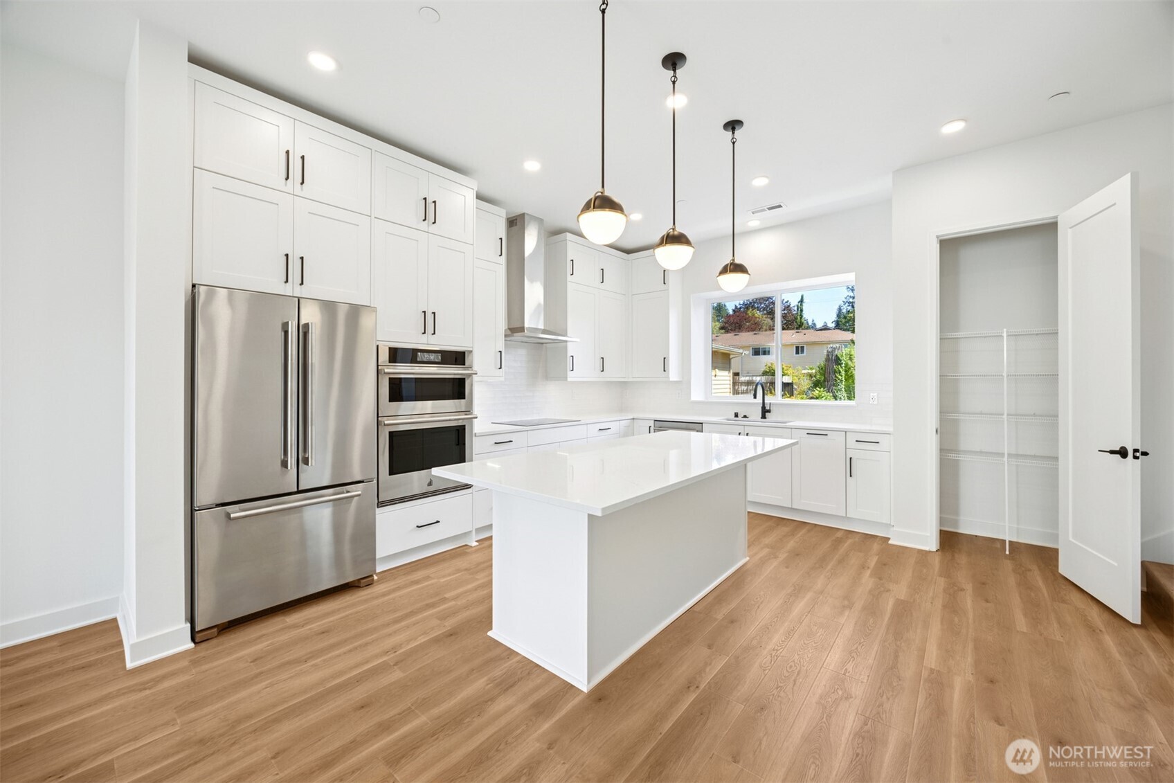 18814 99th Court NE #B, Bothell, WA 98011