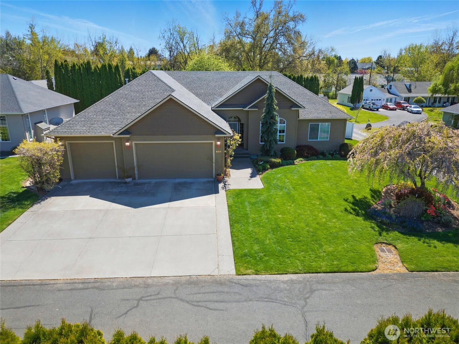 832 SE Vintage Way , College Place, WA 99324