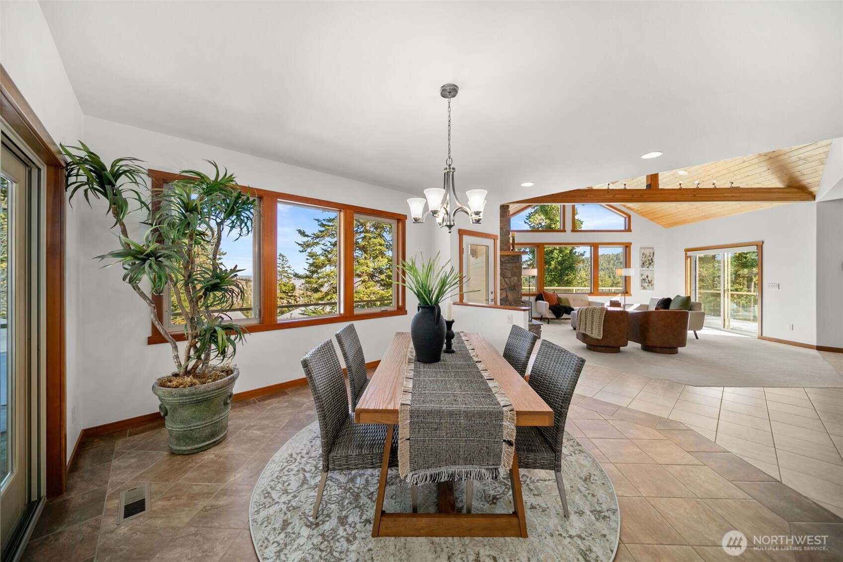 6760 Forest Ridge Drive , Wenatchee, WA 98801