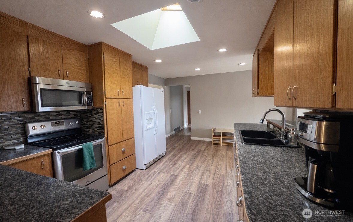 1127 Central Avenue , Oroville, WA 98844