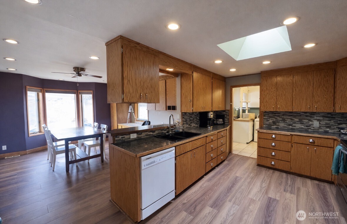 1127 Central Avenue , Oroville, WA 98844