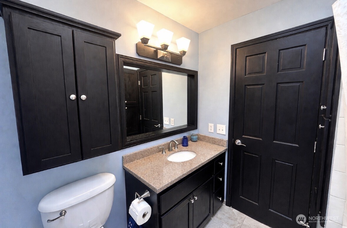 1127 Central Avenue , Oroville, WA 98844