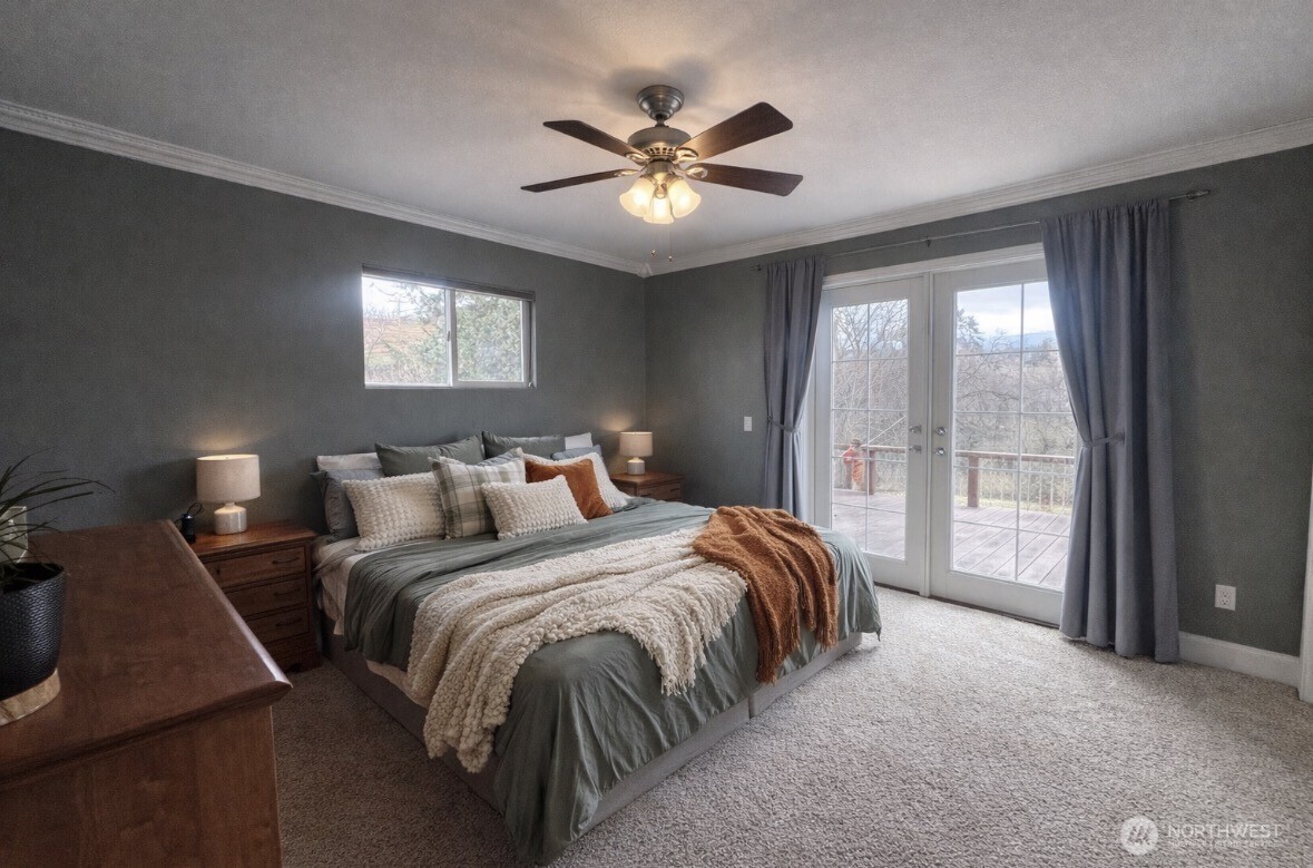 1127 Central Avenue , Oroville, WA 98844