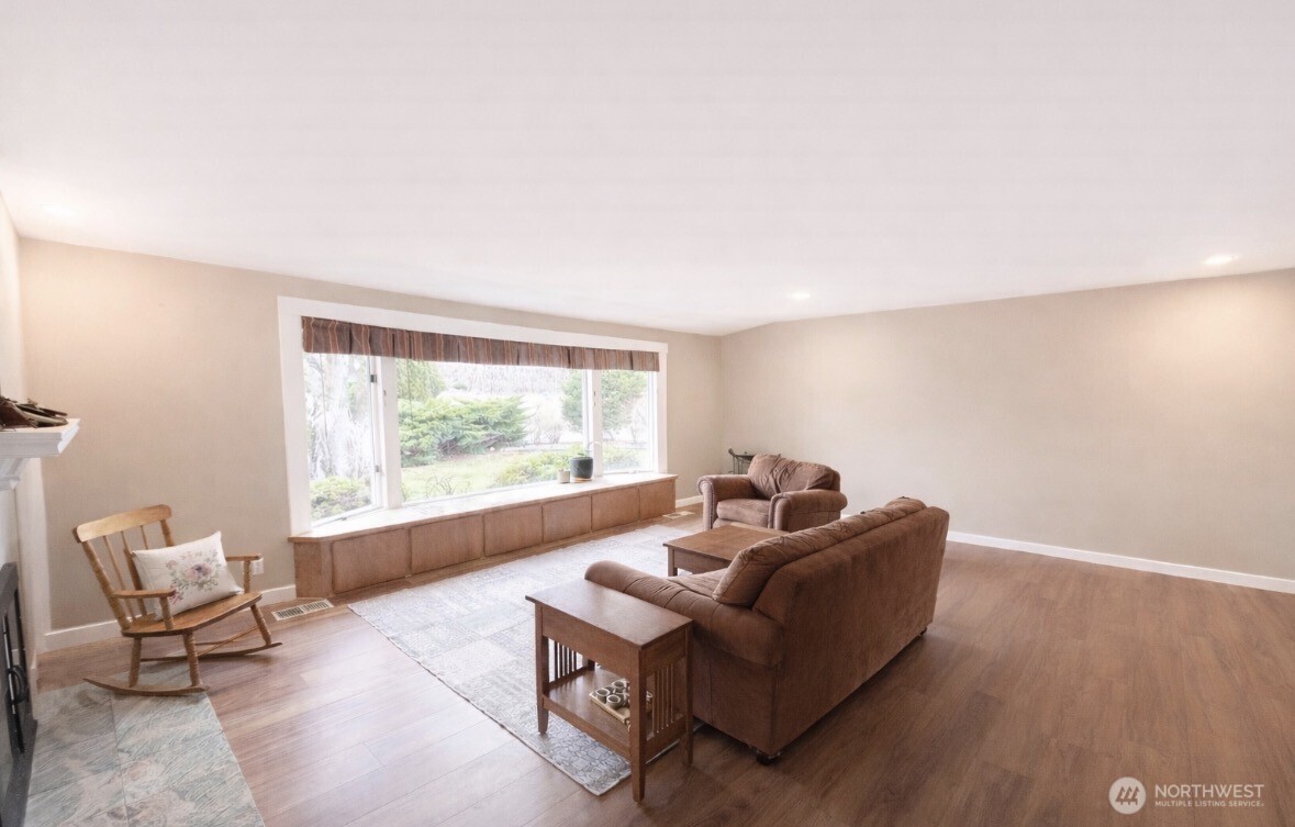 1127 Central Avenue , Oroville, WA 98844