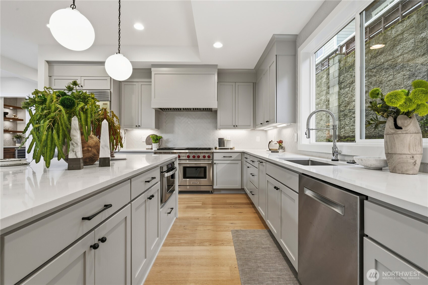 2582 136th Lane SE , Bellevue, WA 98005