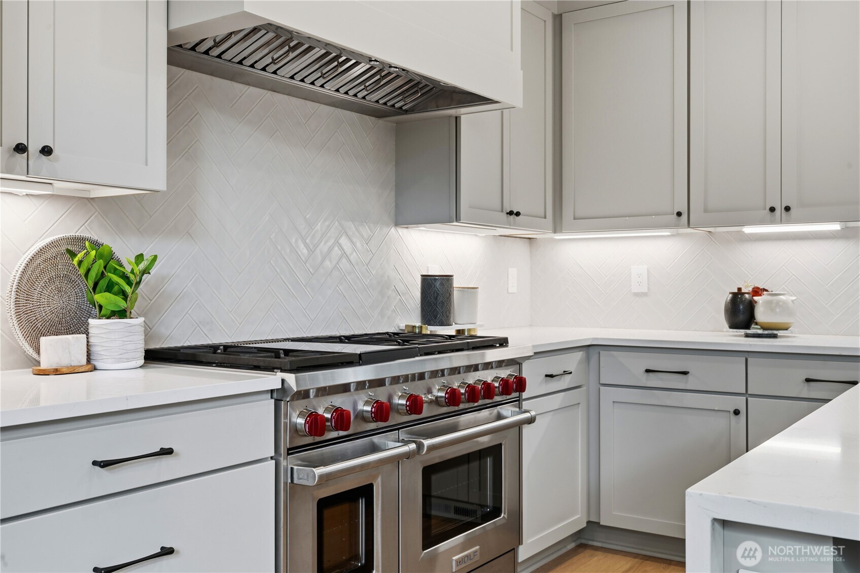 2582 136th Lane SE , Bellevue, WA 98005