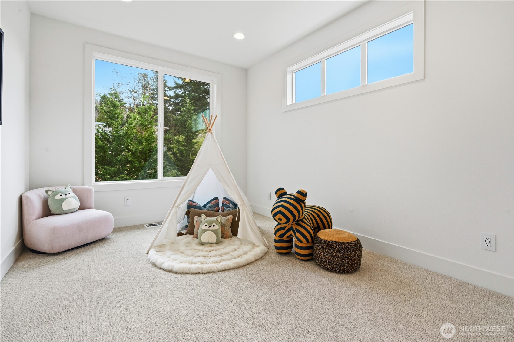 2582 136th Lane SE , Bellevue, WA 98005