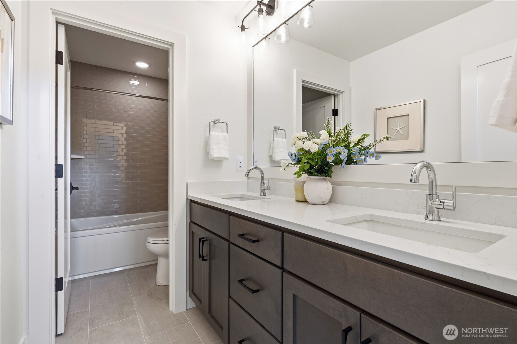 2582 136th Lane SE , Bellevue, WA 98005