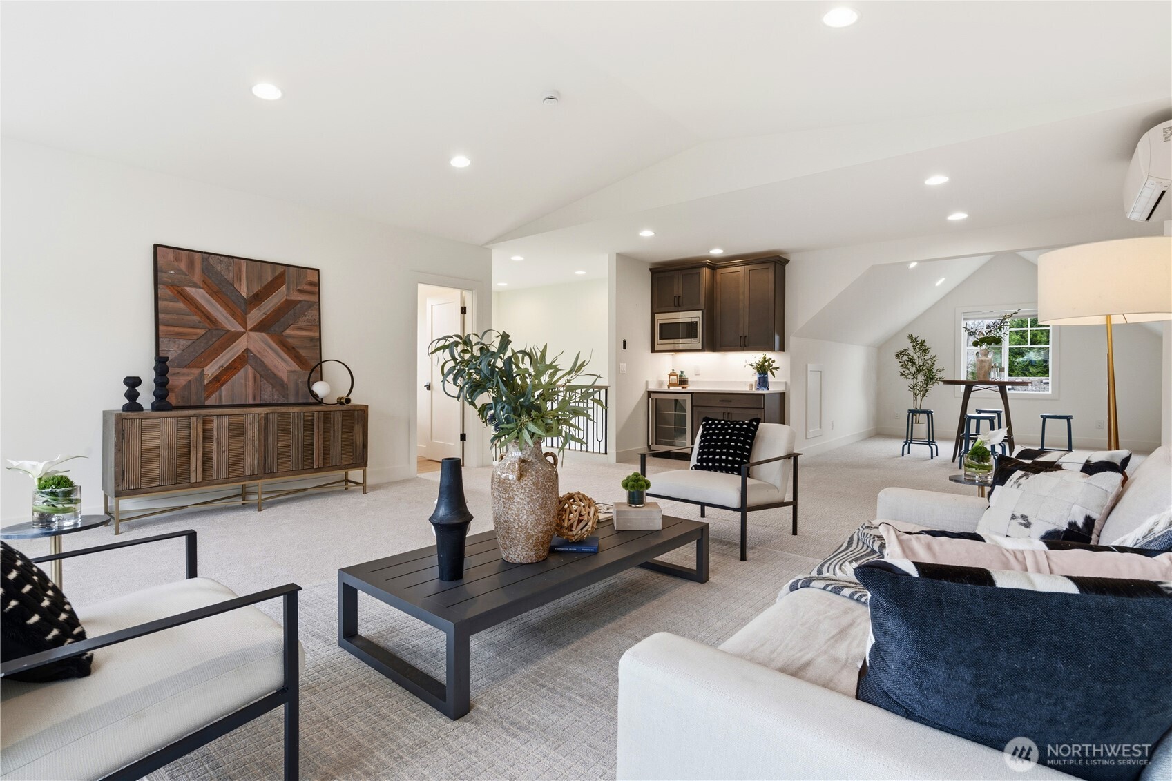 2582 136th Lane SE , Bellevue, WA 98005