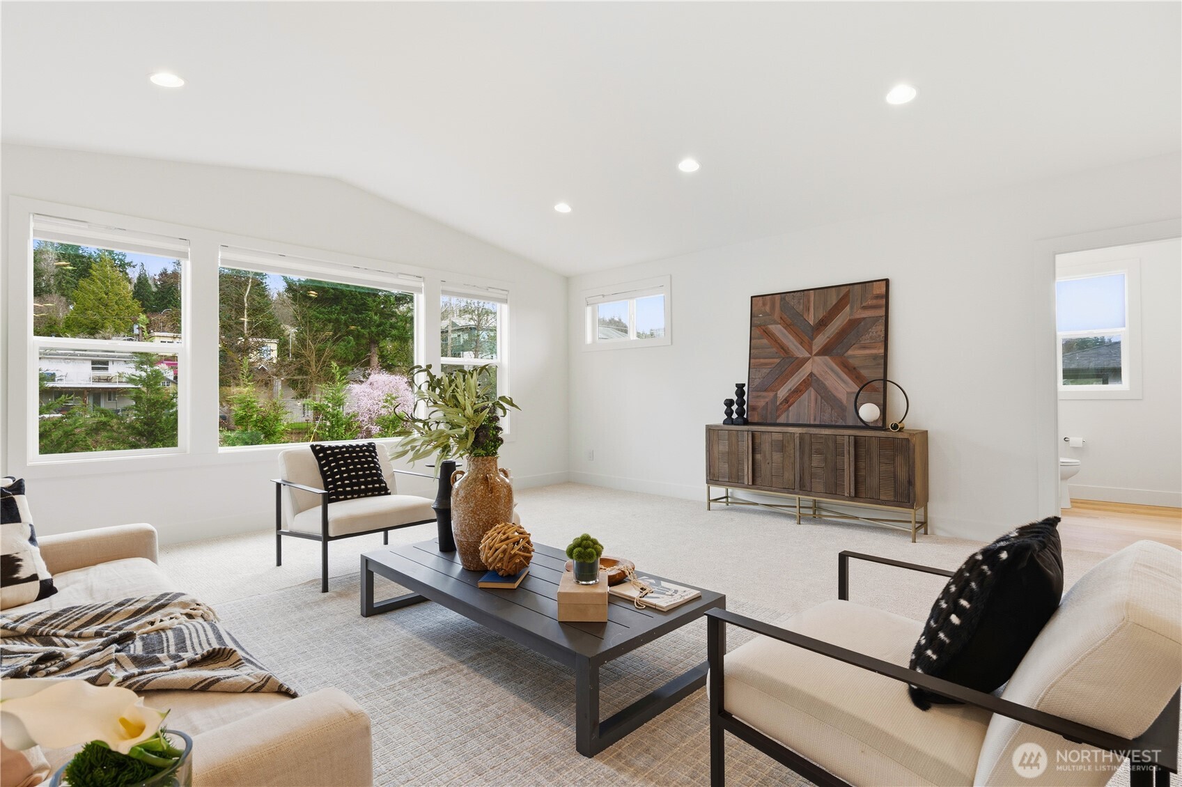 2582 136th Lane SE , Bellevue, WA 98005