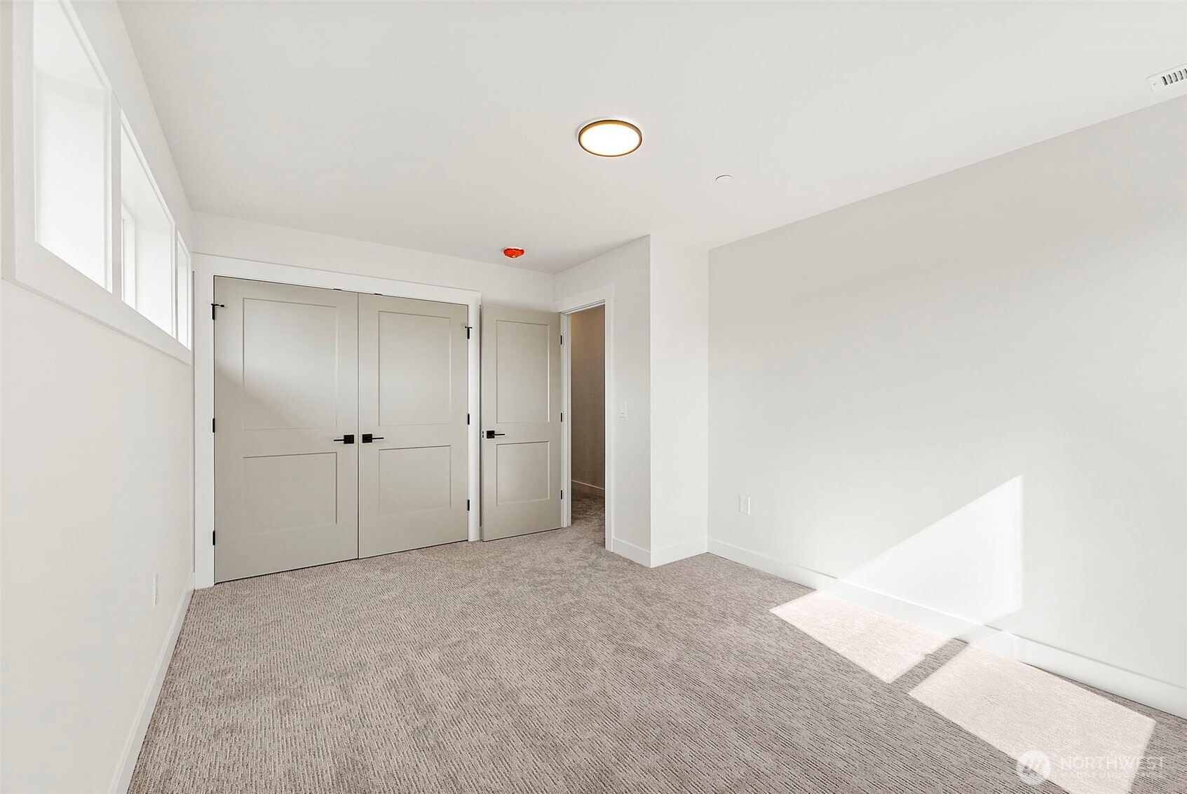 1238 9th Street SW, Puyallup, WA 98371