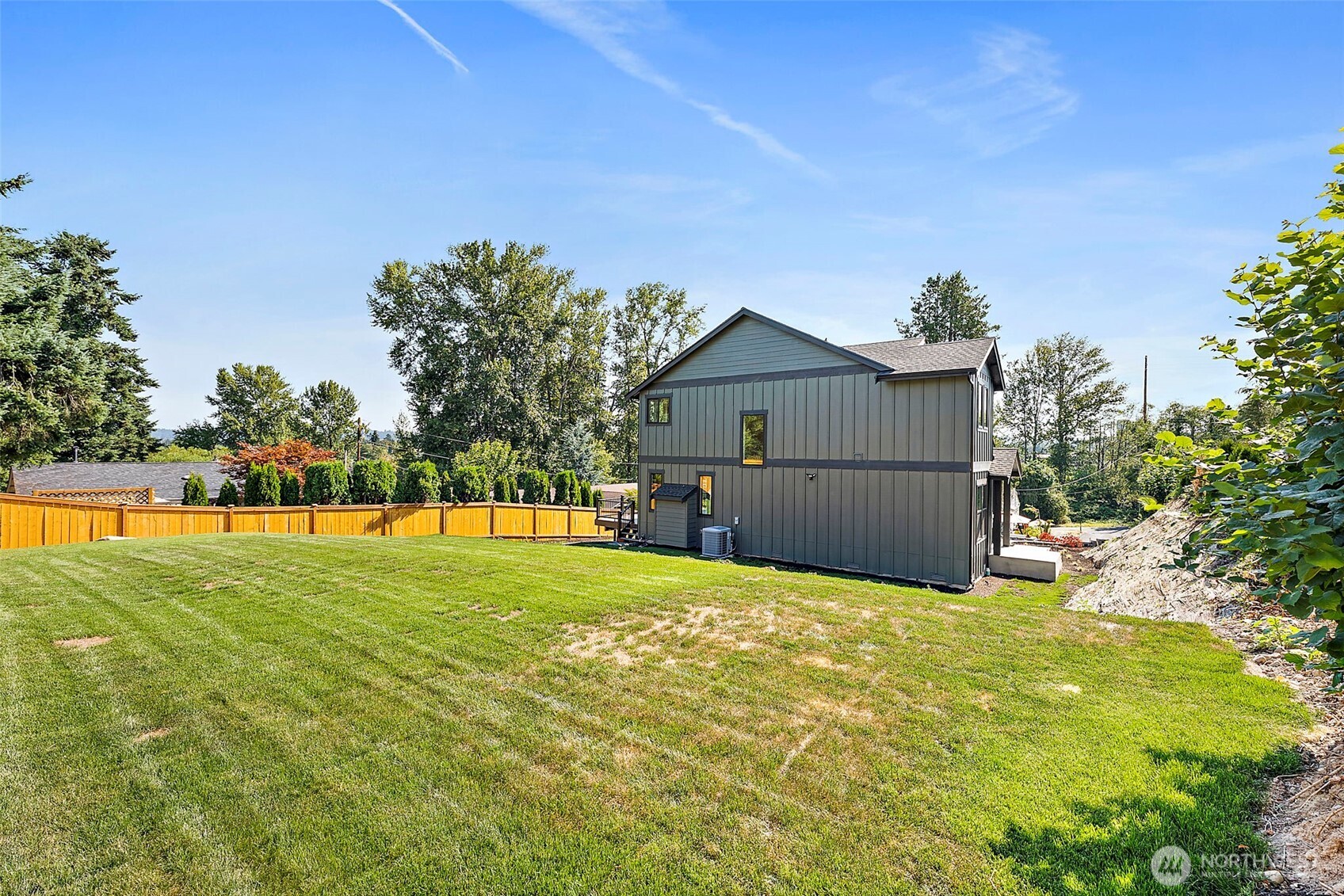 1238 9th Street SW, Puyallup, WA 98371