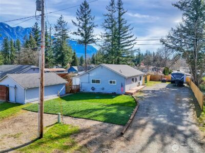 212 7th Street , Gold Bar, WA 98251