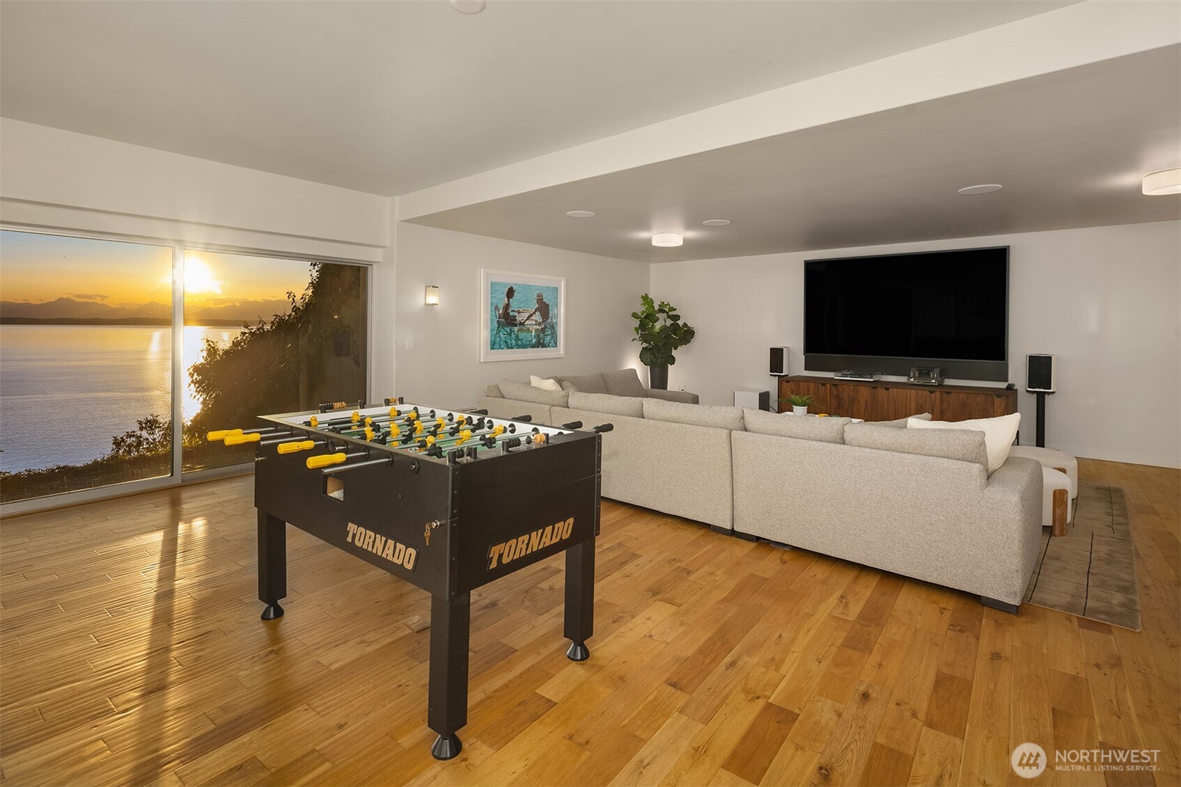 1206 NW Culbertson Drive , Seattle, WA 98177