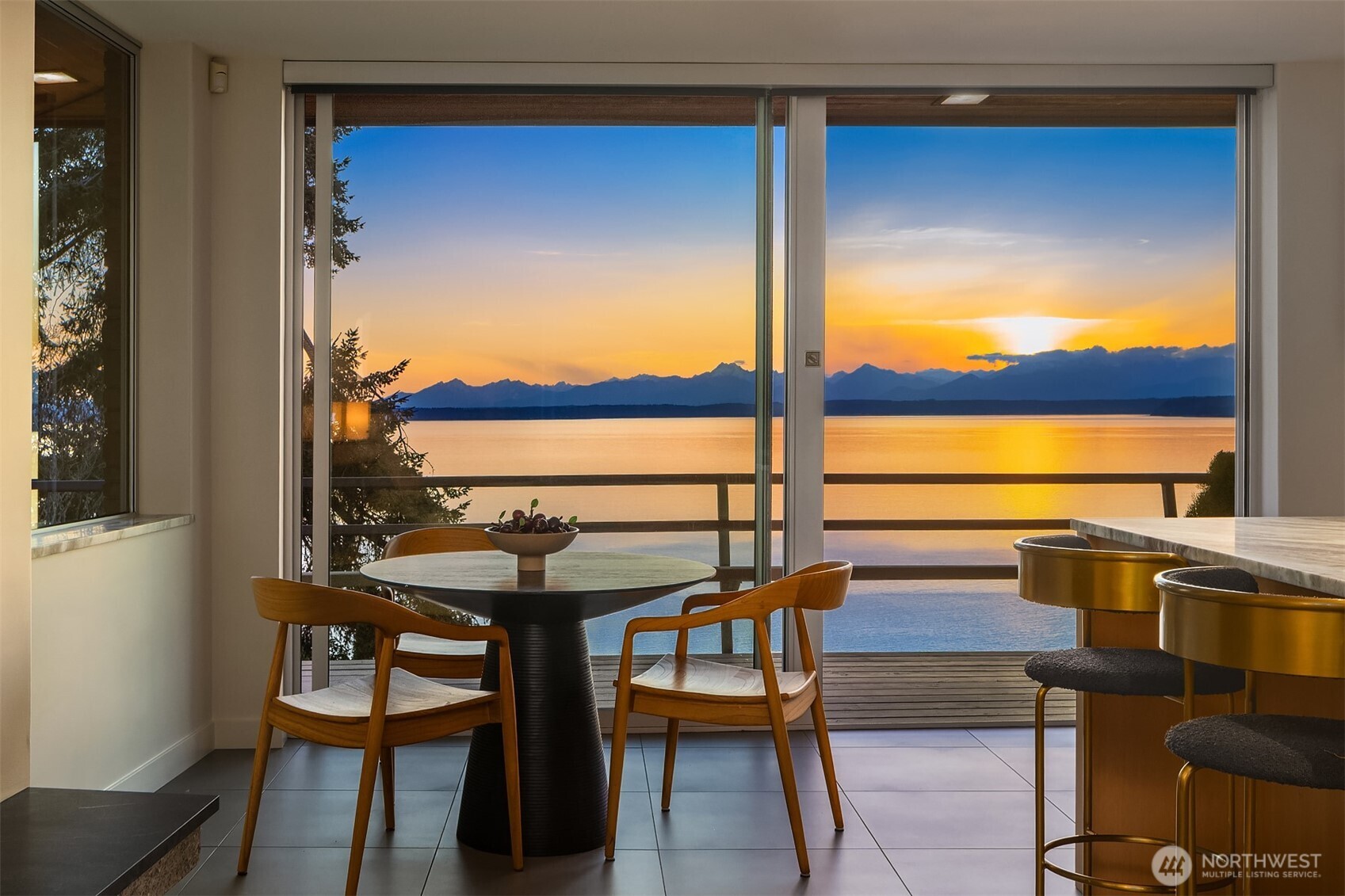 1206 NW Culbertson Drive , Seattle, WA 98177